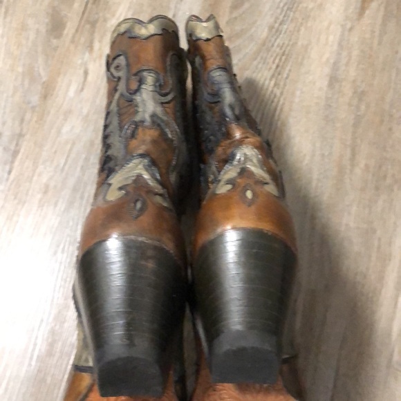 Rockin Leather Embroidered Cowboy Boots - Picture 8 of 8
